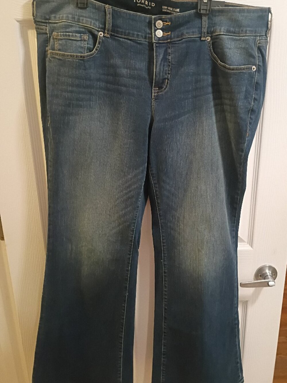NWT Torrid Low Rise Flare Vintage Stretch Jean Trippen 20 Tall